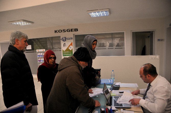 Edirne’de ’Faizsiz Kredi’ Kuyruğu