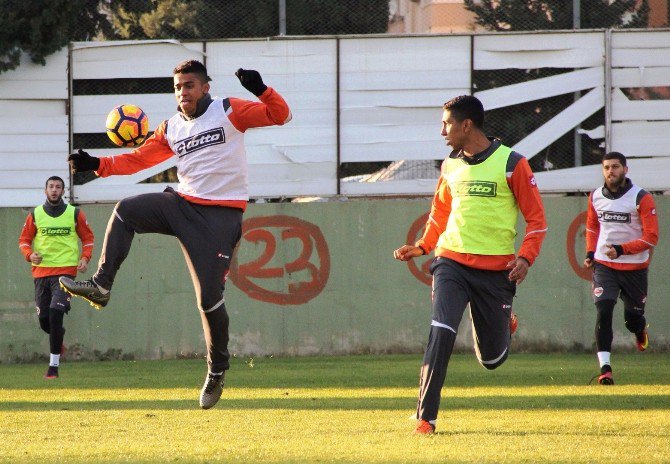 Adanaspor’da Medipol Başakşehir Maçı Hazırlıkları Sürüyor