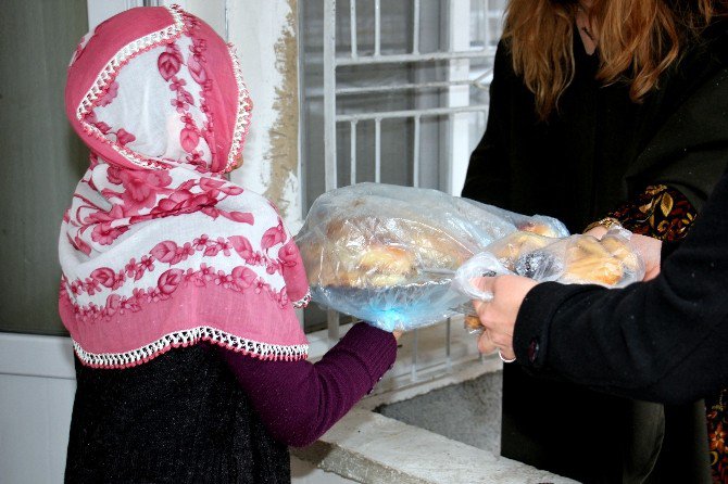 Yerli Malı Haftası İçin Hazırladıkları Yiyecekleri İhtiyaç Sahipleri İle Paylaştılar