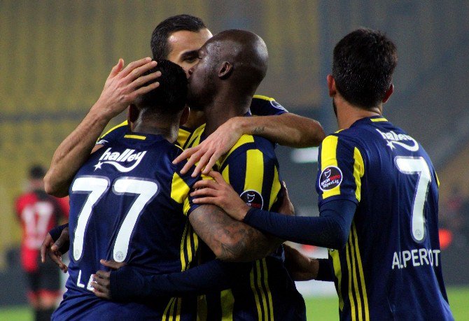 Fenerbahçe İlk Galibiyetini Almak İstiyor