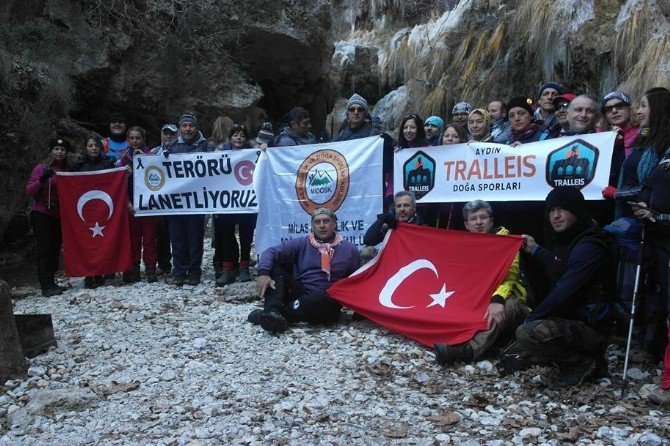 Milas’ta Dağcılar Teröre Zirvede Tepki Göterdi