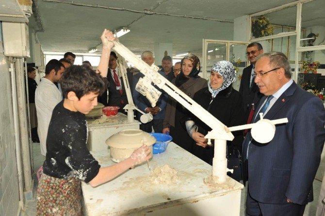 Vali, Meslek Ve Teknik Anadolu Lisesi’ni Ziyaret Etti