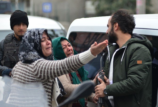 Yakalanan Oğlu İçin Polise Gözyaşı Döktü