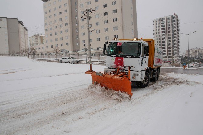 Şehitkamil’de Kar Mesaisi