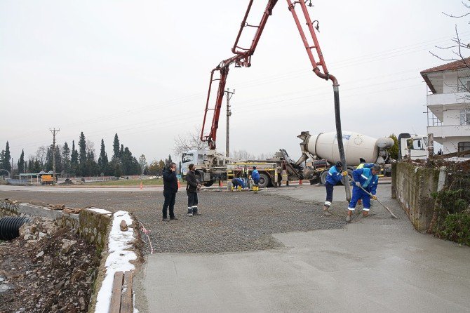 Kartepe Belediyesi, Arslanbey Mezarlığına 600 Metrekarelik Otopark Yapıyor