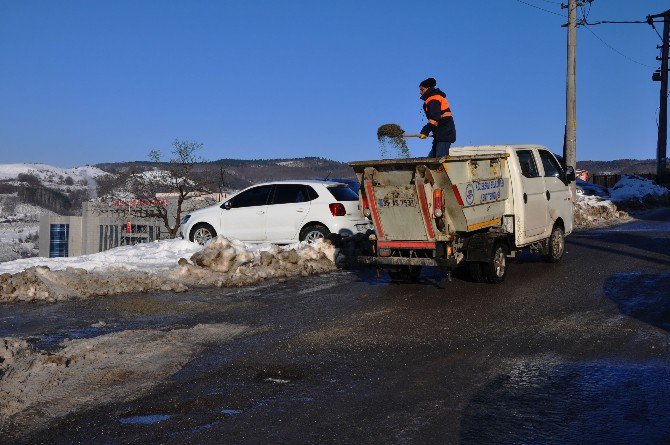 Buzlanmaya Karşı, Yollar Tuzlanıyor