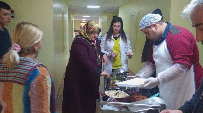 El Bab’da Yaralanan Askerlerin Yakınlarına Yemek İkram Edildi