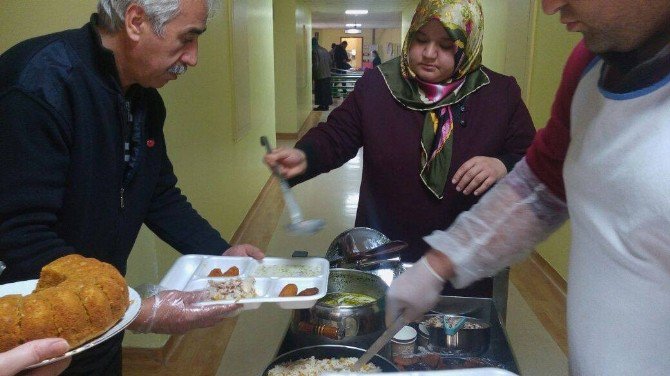 El Bab’da Yaralanan Askerlerin Yakınlarına Yemek İkram Edildi