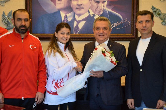 Türkiye Ümit Ve Genç Karate Milli Takımları Kuşadası’nda Kampa Girdi