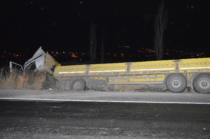 Direksiyon Hakimiyeti Kaybetti Şarampole Uçtu