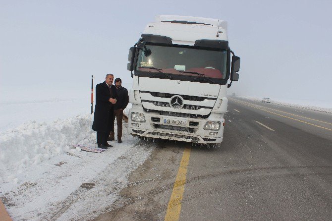 Muş’ta Seyir Halindeki Araçlar Donuyor