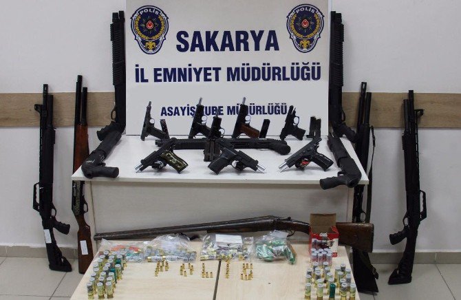 Sakarya Polisinden Şafak Operasyonu