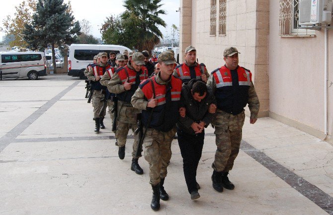 Pkk/kck Operasyonunda Gözaltına Alınan 12 Zanlı Adliyeye Sevk Edildi