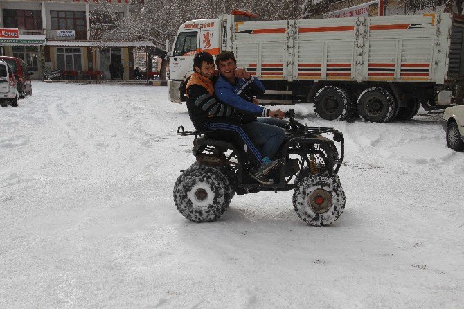 Seydikemer’in Yüksek Kesimlerinde Etkili Kar Yağışı