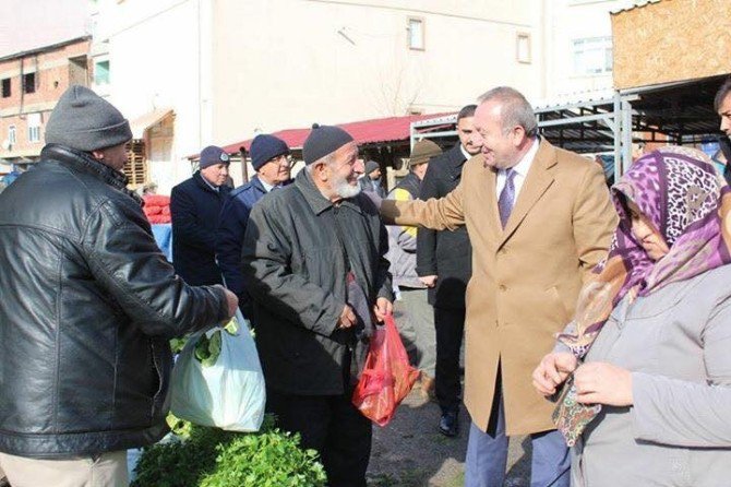 Başkan Şahiner Pazarcı Esnafının Sorunlarını Dinledi