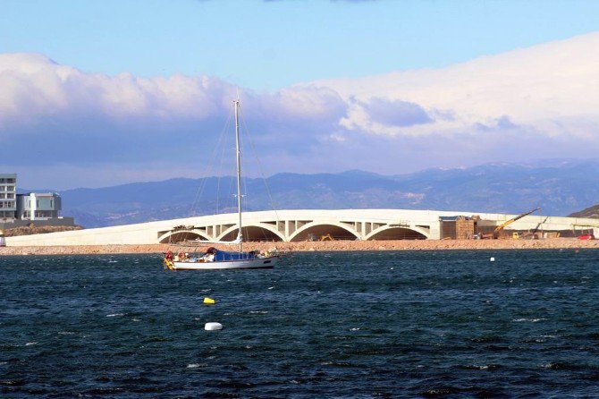 Cunda Adası ’Taş Eksenli Köprü’ İle Turistleri Ağırlayacak