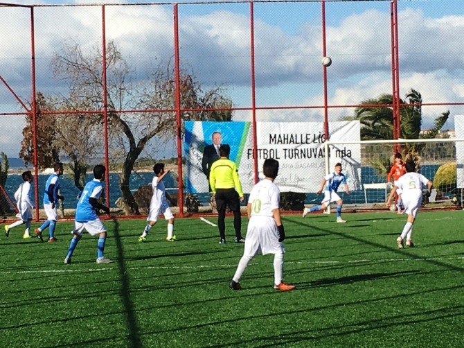 Ayvalık Mahalle Ligi Futbol Turnuvası Başladı