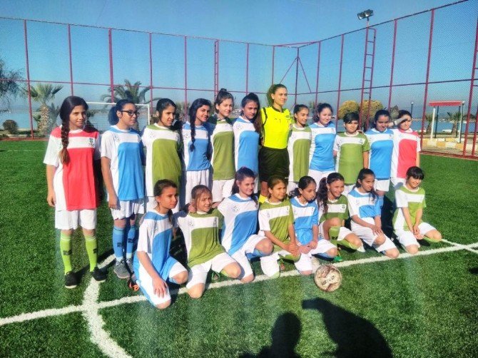 Ayvalık Mahalle Ligi Futbol Turnuvası Başladı