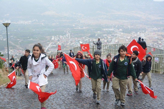 Kozan’da Öğrenciler Sarıkamış Şehitleri İçin Yürüdü