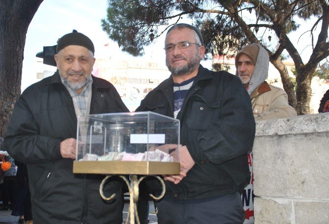 Aydın’da Cuma Namazı Sonrası Halep İçin Yardım Toplandı