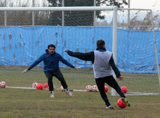 Balıkesirspor Ligin İlk Yarısını 3 Puanla Kapatmak İstiyor