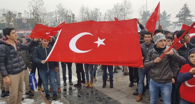 Lise Öğrencilerden Teröre Lanet Yürüyüşü