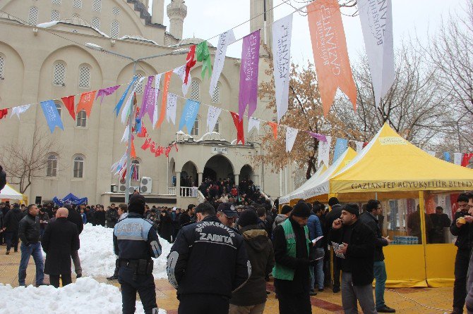 Antep Savunmasının Kahraman Şehitleri Anısına Pilav Dağıtıldı