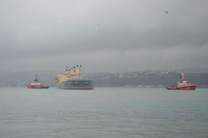 Yeniköy Açıklarında Karaya Oturan Gemi Kurtarıldı