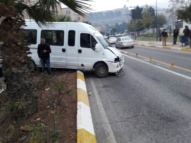 Şanlıurfa’da Zincirleme Trafik Kazası: 2 Yaralı