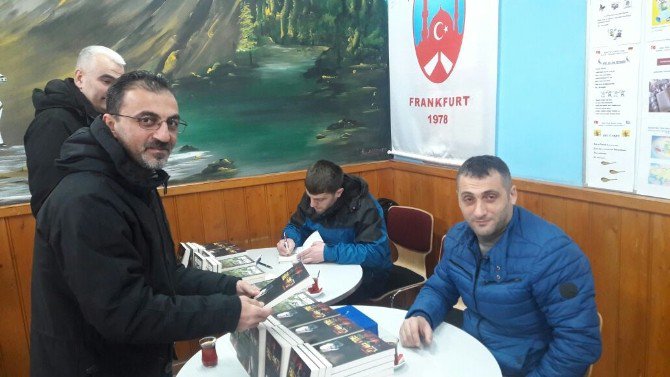 Gazeteci-yazar Şükrü Üçüncü, 2. Polisiye Romanı ’Faili Firar’ı İçin Almanya’da İmza Günü Düzenledi