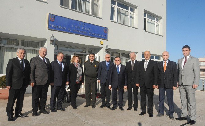 Trabzon’daki Oda Ve Borsa Başkanlarından İl Jandarma Komutanlığı’na Ve Rus Konsolosluğu’na Taziye Ziyaretleri