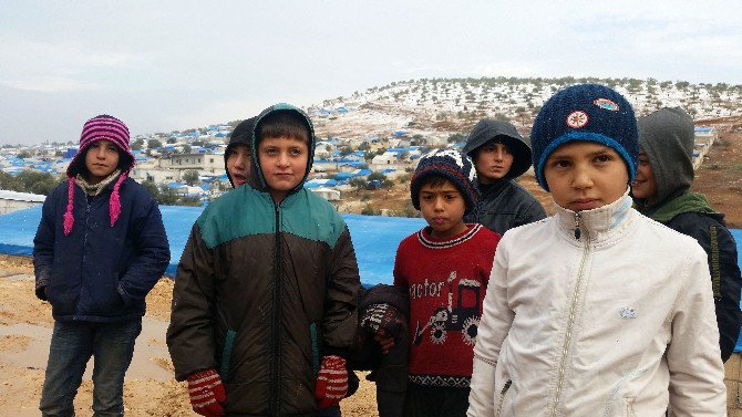 Halep’teki Bombardımandan Kaçtılar, Soğuğa Yakalandılar