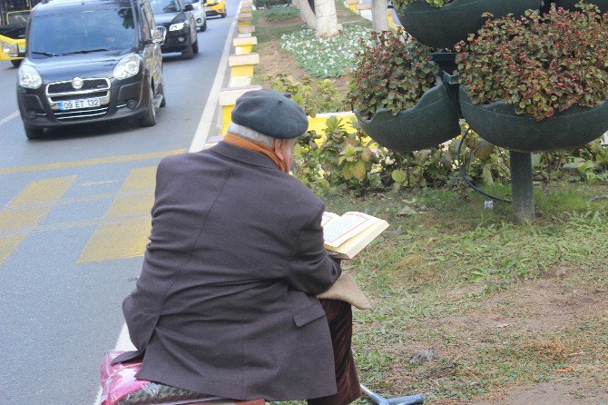 83 Yaşındaki Kamil Dede’den İlginç Eylem