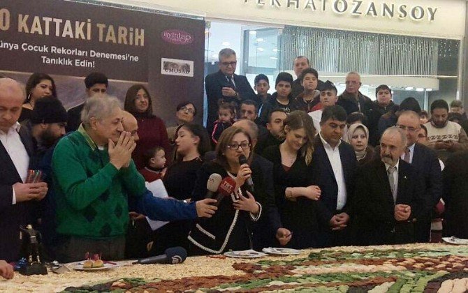 Baklavadan En Büyük Mozaik Rekoru Kırıldı