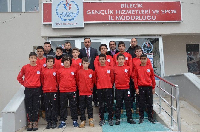 Hentbol Takımı Uşak’a, Güreş Takımı Afyon’a Uğurlandı