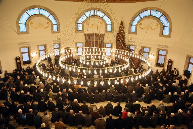 Küçükçekmece Cumhuriyet Mahallesi Mevlana Camii Açıldı