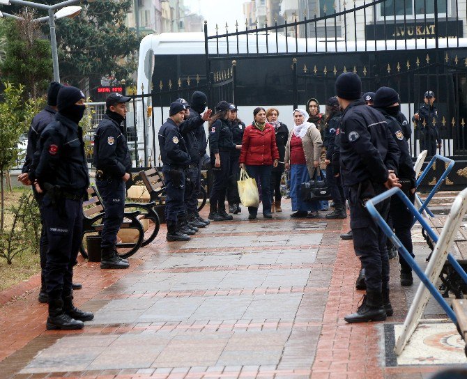 Yüksel Mutlu Ve Hdp İl Başkanı Adliyeye Sevk Edildi