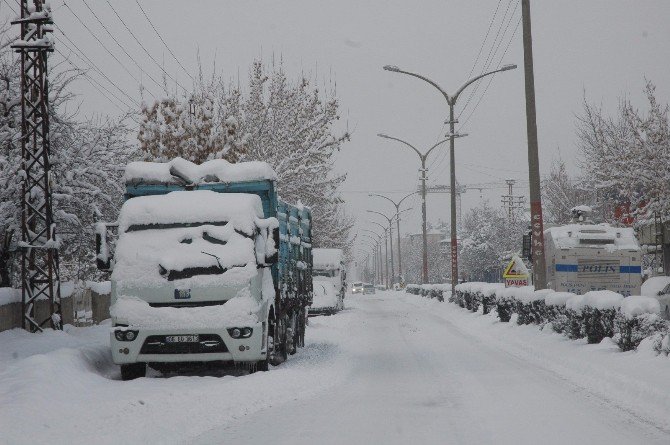 Van’da 48 Mahalle Yolu Kapandı