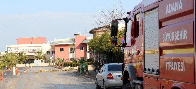 Hastane Yolunda Doğalgaz Borusu Patladı