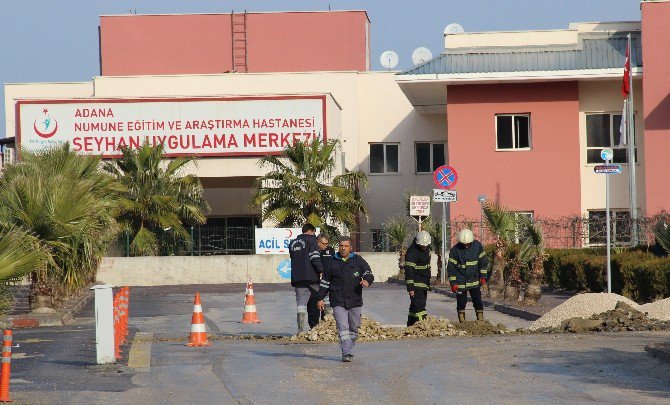 Hastane Yolunda Doğalgaz Borusu Patladı