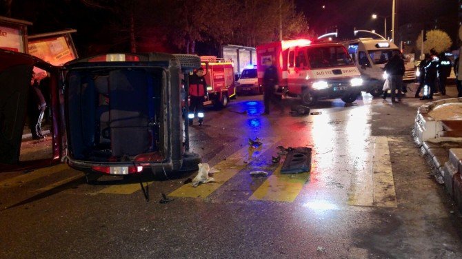 Afyonkarahisar’da Trafik Kazası: 2 Yaralı