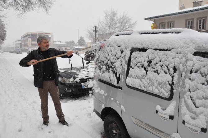 Pazar Gününe Kar İle Uyanan Erzincan