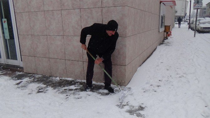 Pazar Gününe Kar İle Uyanan Erzincan