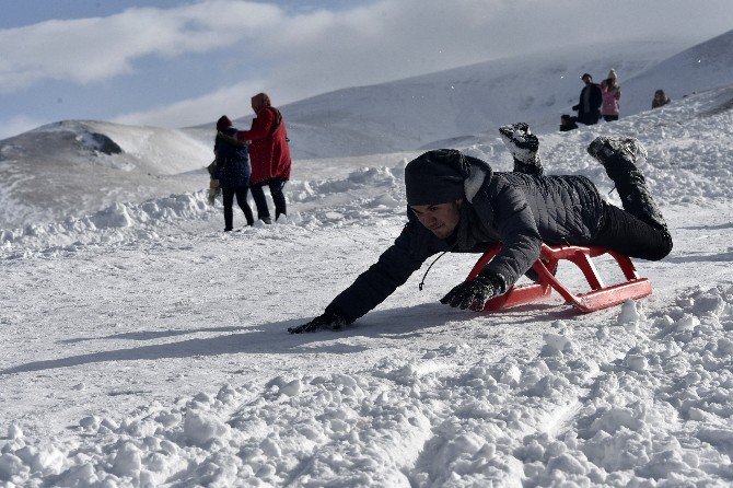 Doğu Karadeniz’in Tek Kayak Merkezi Zigana’da Kayak Sezonu Açıldı