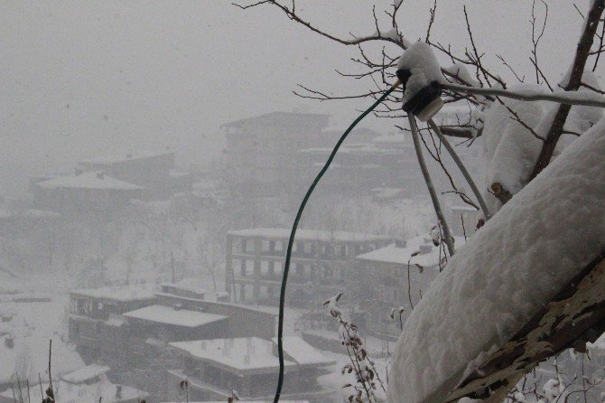 Hakkari’de 27 Köy Ve 93 Mezra Yolu Ulaşıma Kapandı