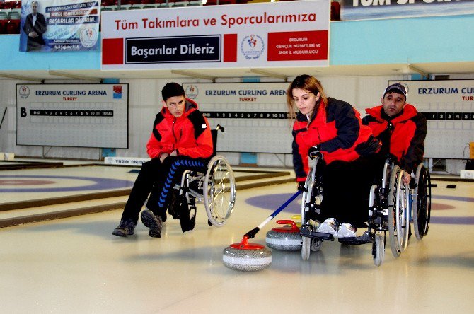 Hayata Curling İle Tutundular