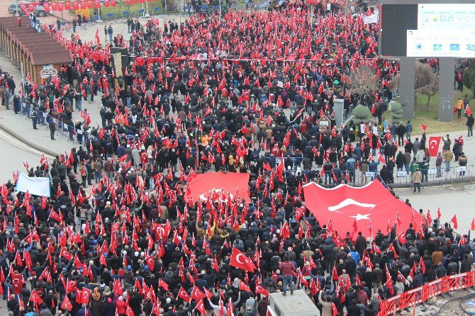 Kocaeli’de Binlerce Vatandaş Teröre Karşı Yürüdü