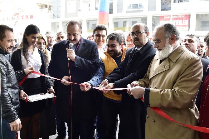 Akgül, Mamak’ta İşyeri Açan Esnafı Yalnız Bırakmadı