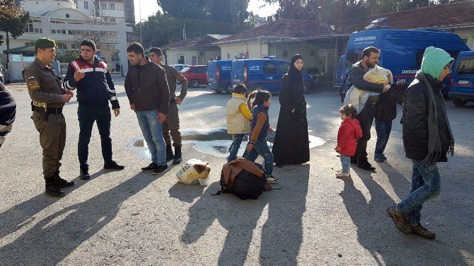 Manavgat’ta 88 Suriyeli Göçmen Yakalandı