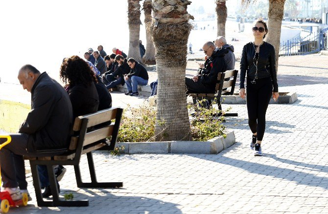 Antalya’da Kar Manzaralı Deniz Keyfi